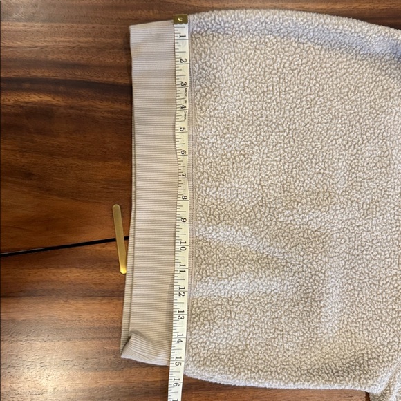 Everlane Textured Beige Crew Neck Sweater - Picture 6 of 6